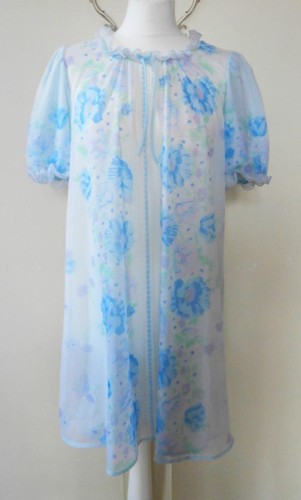Vintage 1960 blue lilac - &,