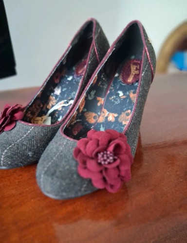 Joe browns truly - joe, tweed
