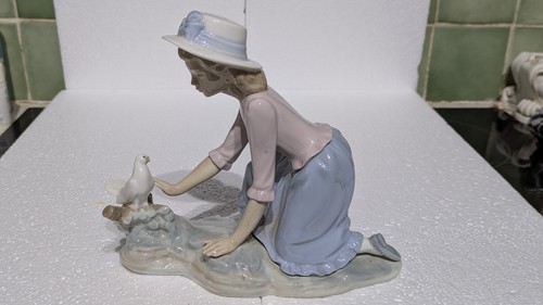 Rare lovely lladro nao figure - lovely,