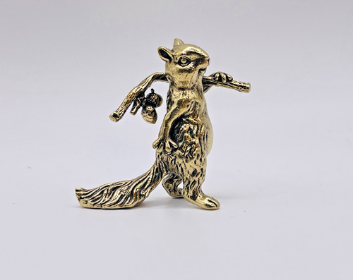 Solid brass squirrel - squirrel, carrying