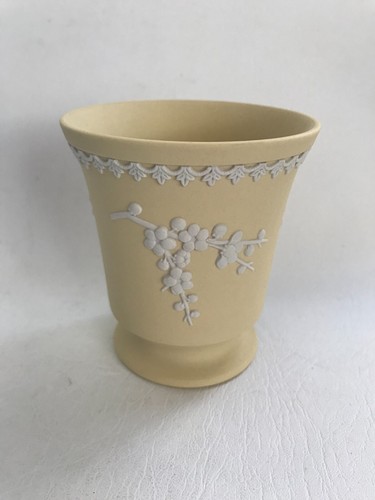 Wedgwood jasperware yellow - wedgwood,