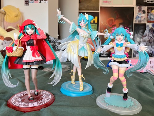 Authentic hatsune miku figure - hatsune,