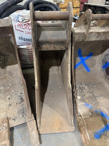 Excavator bucket 450mm with - 450mm,