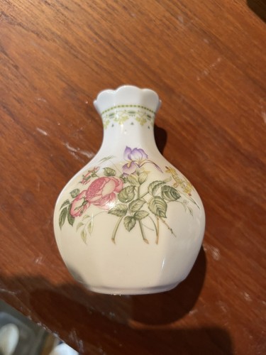 Royal doulton camilla bud - royal,