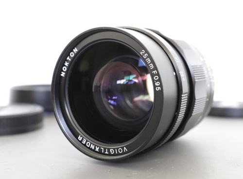 Voigtlander nokton 25mm 95 - nokton, f0.95