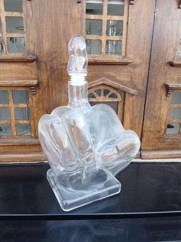 Middle finger wine liquor - middle,