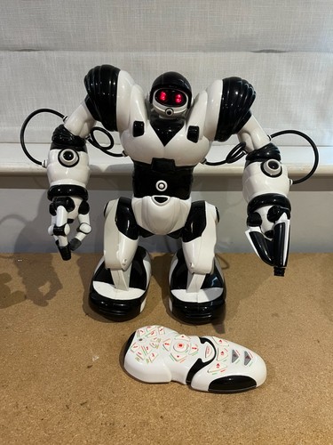 Robosapien robot toy - robosapien,