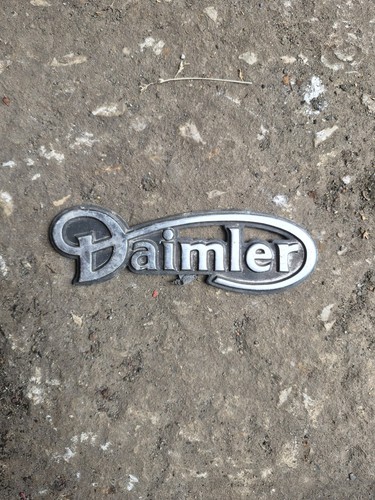 Daimler xj40 boot - xj40, badge
