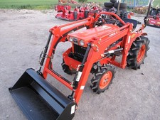 Kubota B7001 compact tractor