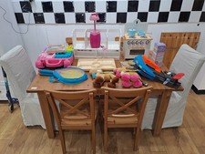 Extendable Dining Table with 4