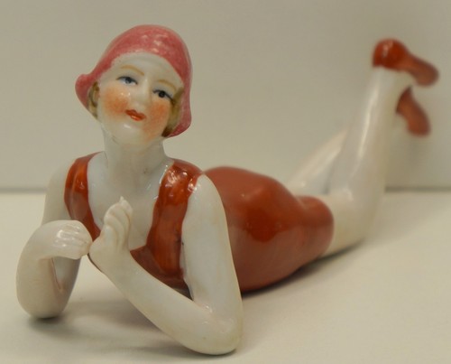 Figurine bathing beauty - bathing,