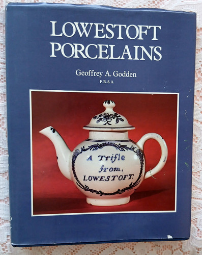 Lowestoft porcelains - porcelains, by