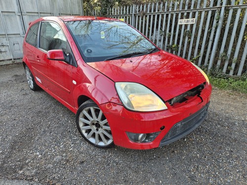 Ford fiesta 150 mk6 red - ford, st