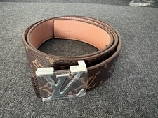 Louis Vuitton Men's Leather Flower Belt Size 42/105cm
