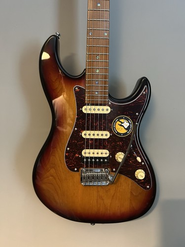 Larry carlton sire - carlton, s7