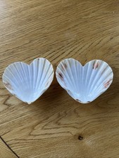 2 X Heart Shaped Clam Shells