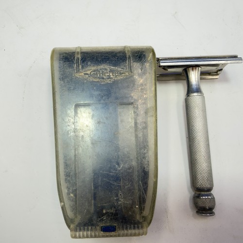 Razor gillette mechanical - gillette, made
