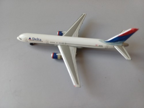 Herpa wings diecast airliner - herpa,