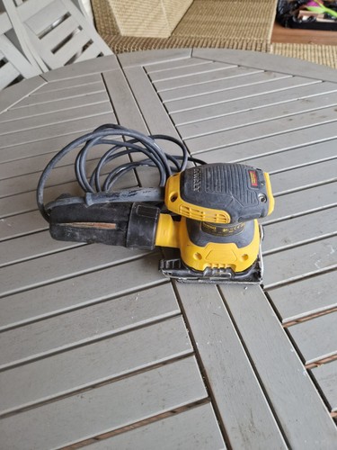 Dewalt dwe6411 240v - dewalt,