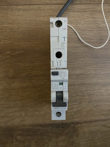 Eaton rcbo 20a pod - eaton,