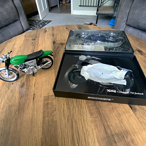 Minichamps norton commando 750 - commando,