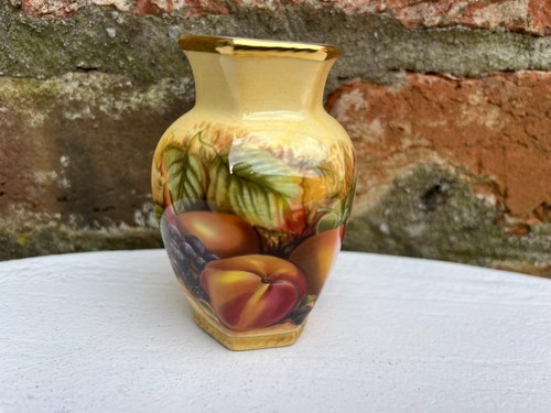 Aynsley orchard gold vase - aynsley,