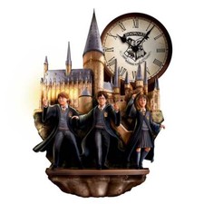 HARRY POTTER Wall Clock With Illuminating HOGWARTS Windows Bradford Exchange
