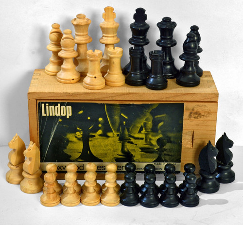 Wooden staunton pattern chess - pattern,