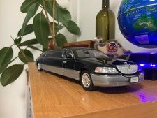 1:28 Diecast 2003 Lincoln Town Car Stretch Limousine by Sunnyside LTD. (SS 0702)