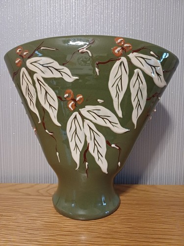 Royal barum fan shaped vase - shaped,