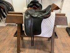 Wide Dressage Saddle Barrie Swain Holistic Saddlers Absolutely beautiful saddle