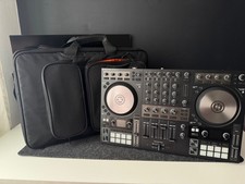 Traktor S4 MK3 DJ Controller +