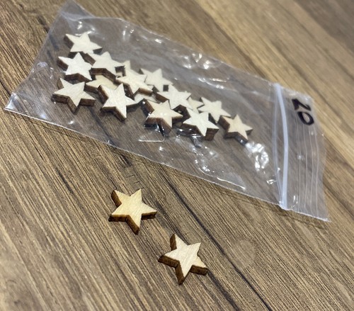 Small wooden stars 11mm - wooden,