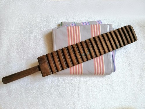 Antique primitive wooden - primitive,