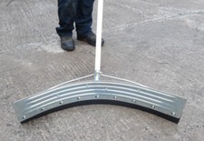 MUCK YARD SCRAPER FARM / General Purpose 26" ( Wooden Handle Included ) 9284