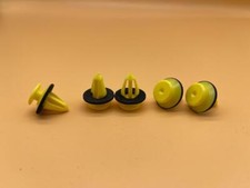 10 x Ford Door Trim Clips