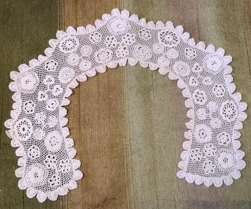 Antique curved irish crochet - curved,