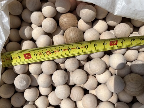 Job lot 12kg wooden balls - lot,