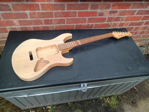Yamaha pacifica 012 strat - yamaha,