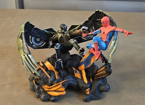 Spiderman homecoming statue - spiderman,
