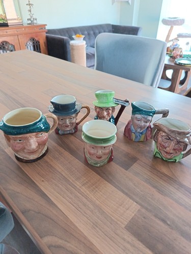 Set toby carictor jugs - set,