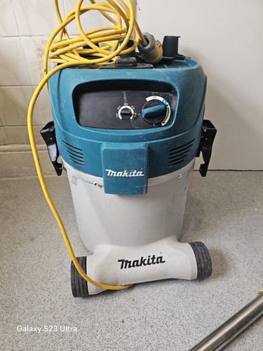 Makita vc3012m 110v - vc3012m, m