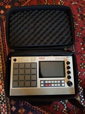 Akai MPC Live II (2) Retro