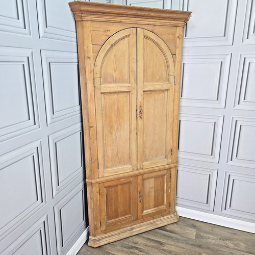 Antique victorian corner - victorian,