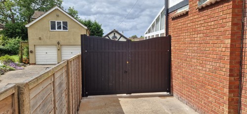 Double gates - double,