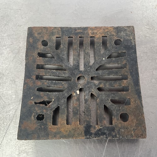 Black square cast iron gully - square,