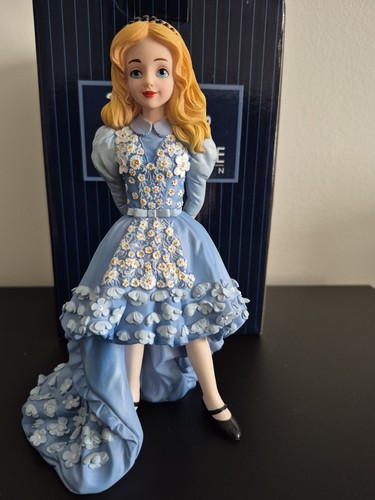 Disney showcase collection - disney,