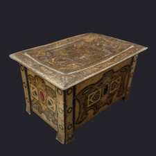 Antique Peek Frean ‘Medieval