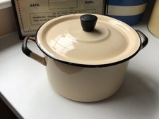 cream enamel cooking pot with