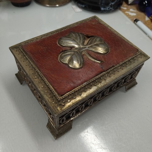 Vintage metal trinket box - trinket, with